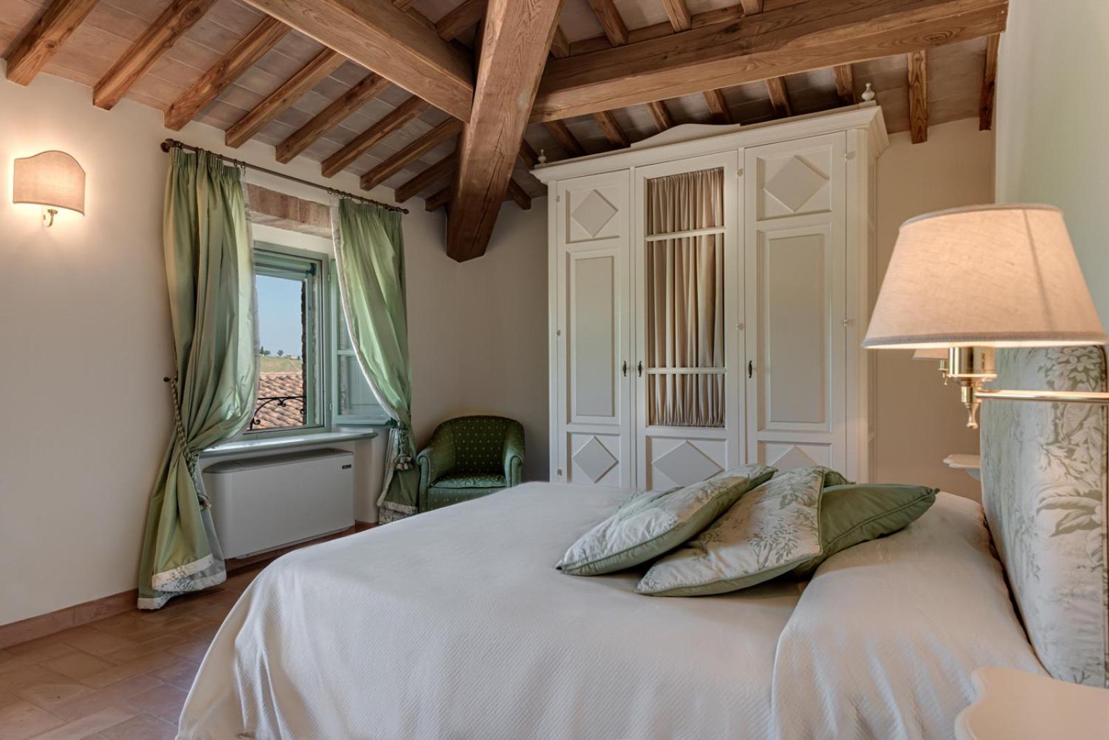 Villa Il Castagno Wine & Resort Siena Exterior photo
