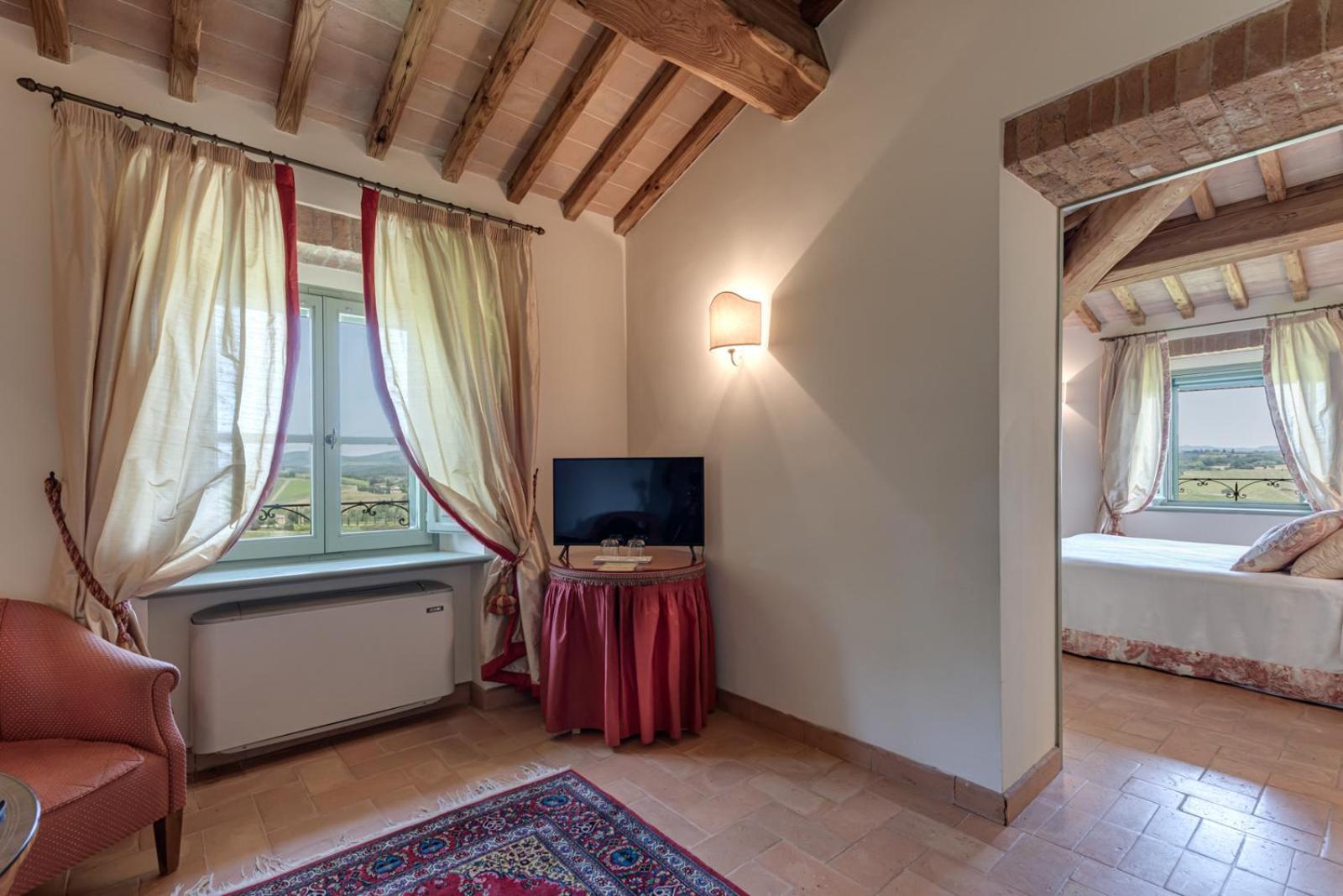 Villa Il Castagno Wine & Resort Siena Exterior photo