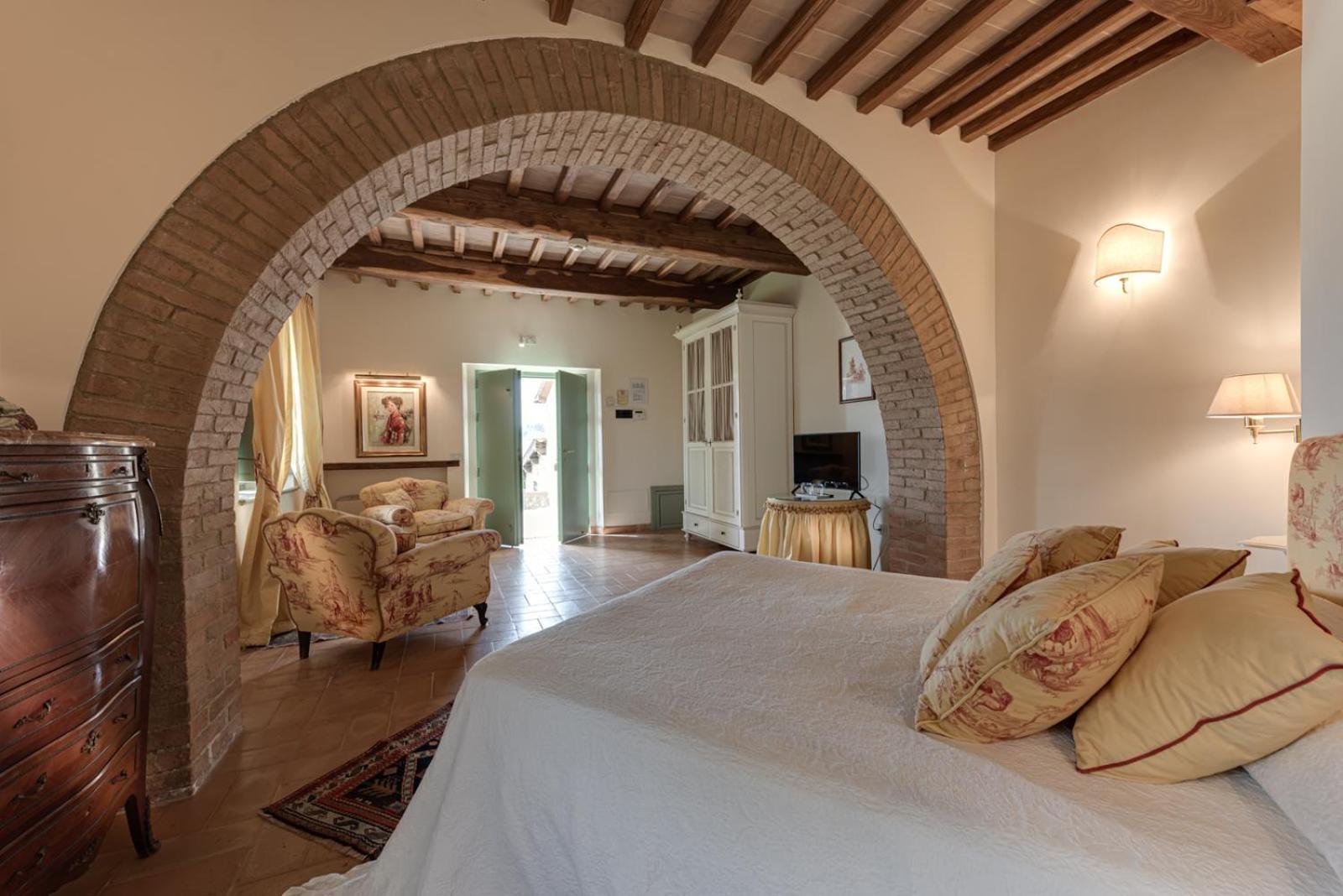 Villa Il Castagno Wine & Resort Siena Exterior photo