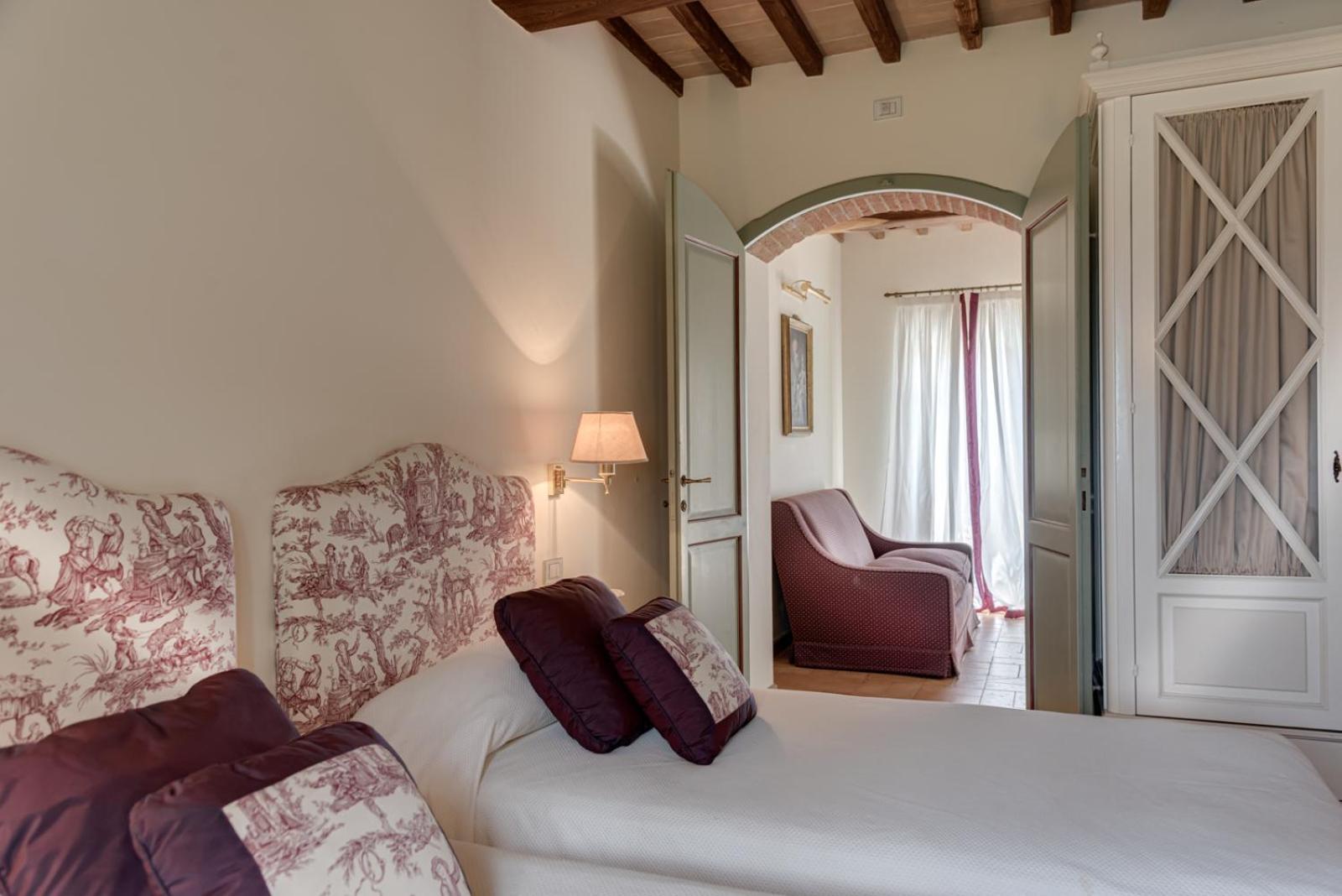 Villa Il Castagno Wine & Resort Siena Exterior photo