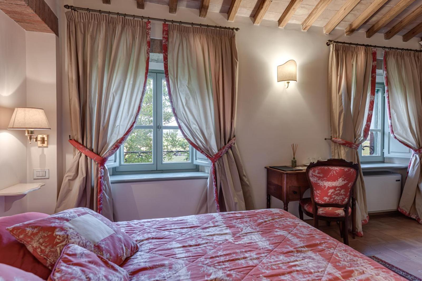 Villa Il Castagno Wine & Resort Siena Exterior photo