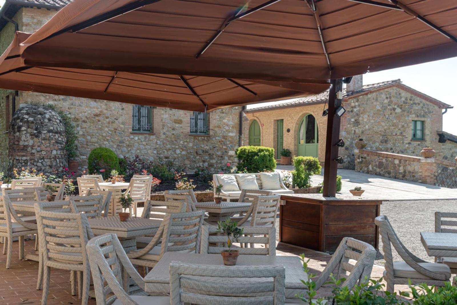 Villa Il Castagno Wine & Resort Siena Exterior photo
