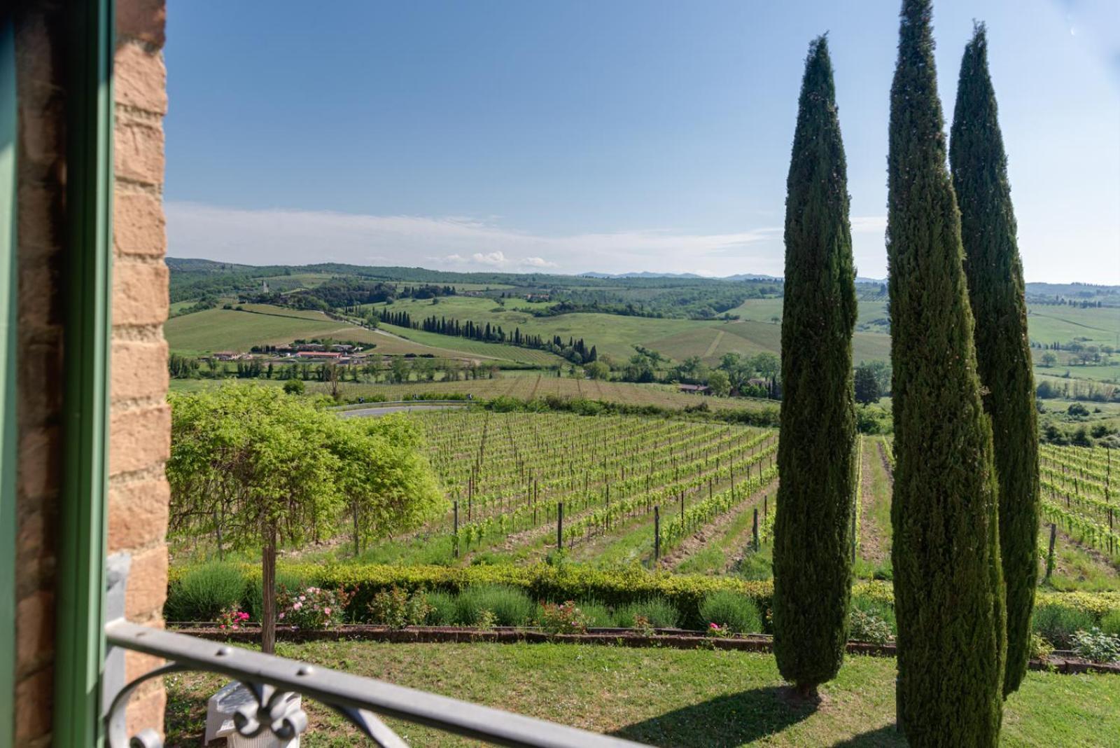 Villa Il Castagno Wine & Resort Siena Exterior photo