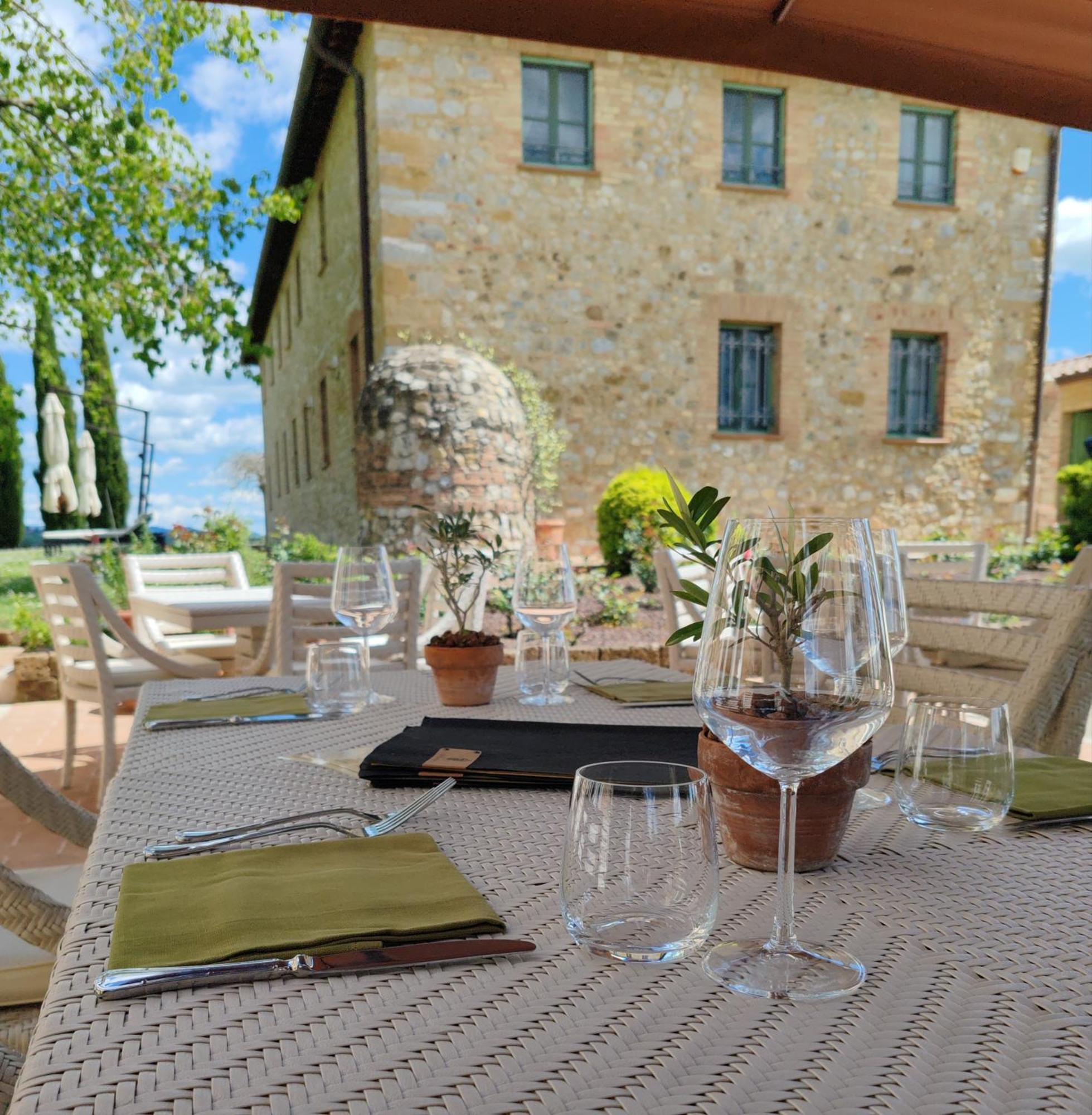 Villa Il Castagno Wine & Resort Siena Exterior photo