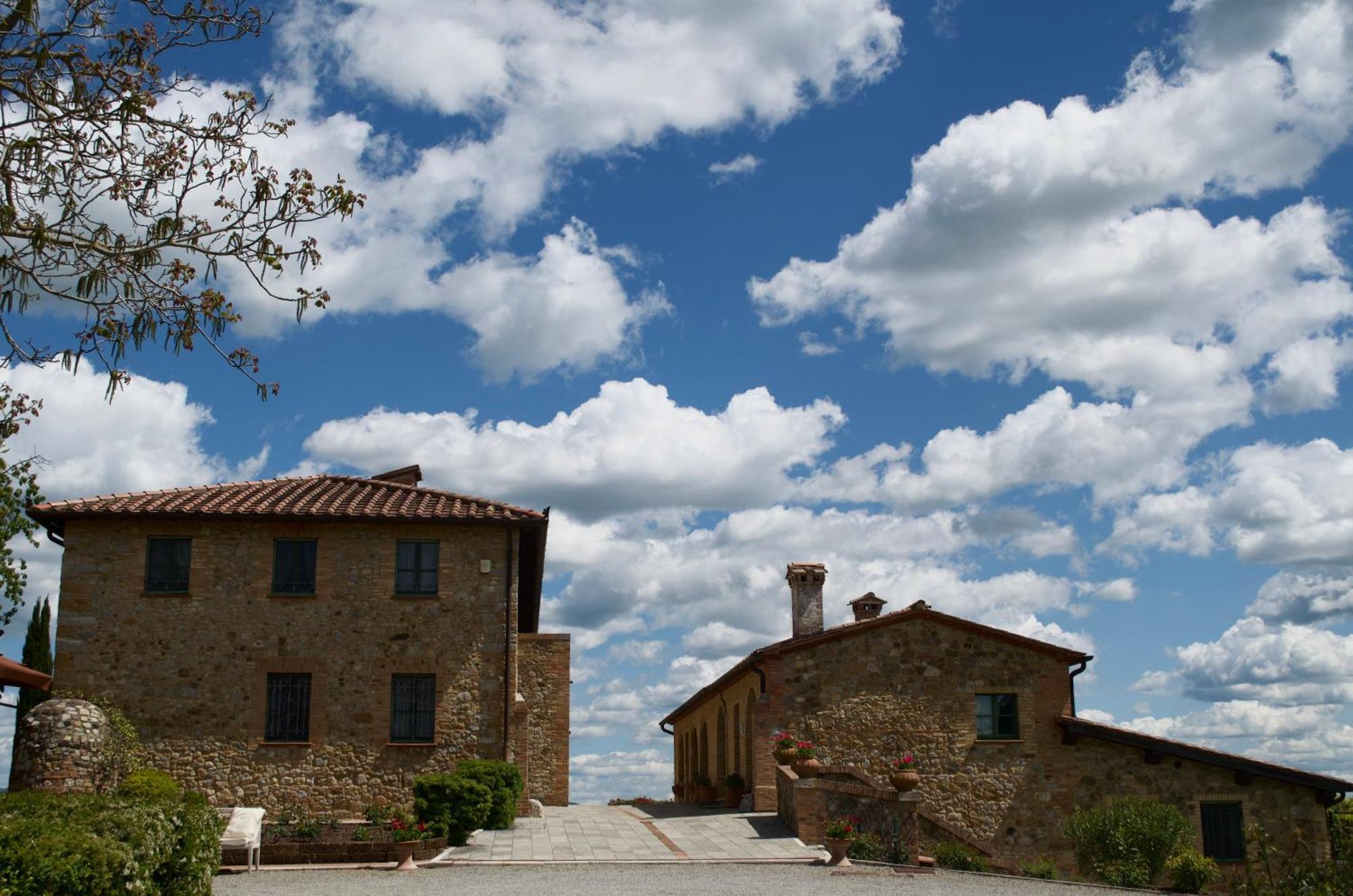 Villa Il Castagno Wine & Resort Siena Exterior photo