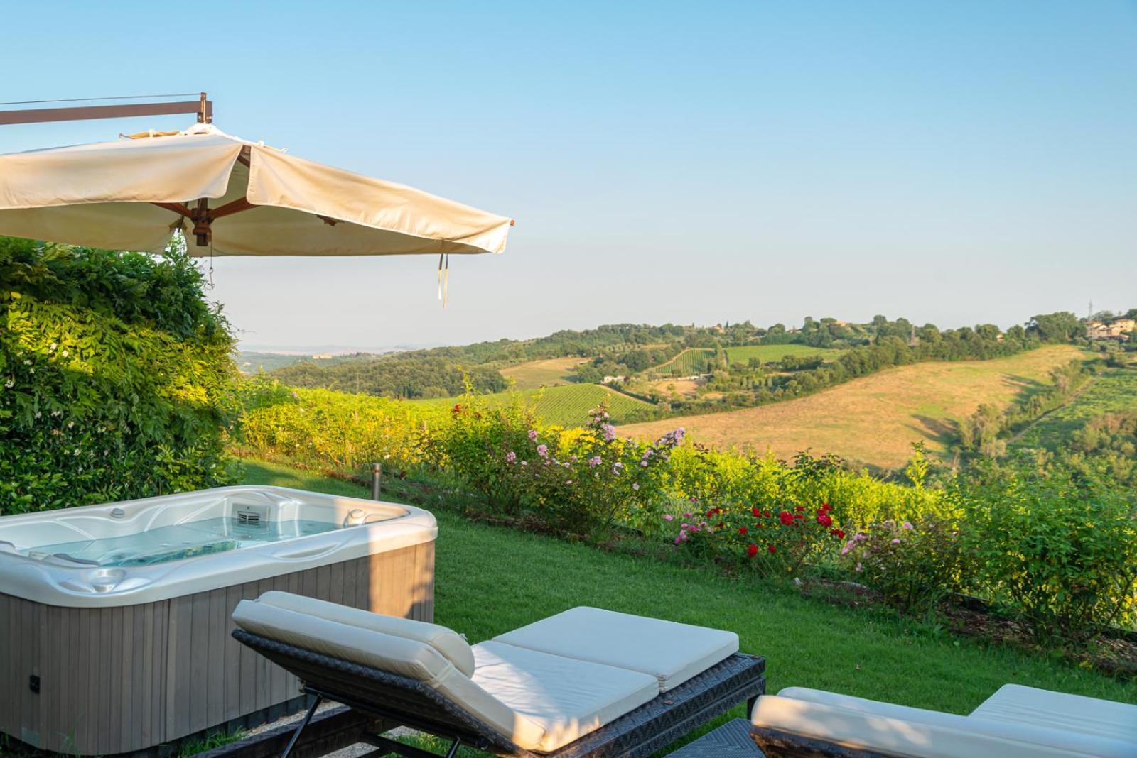 Villa Il Castagno Wine & Resort Siena Exterior photo