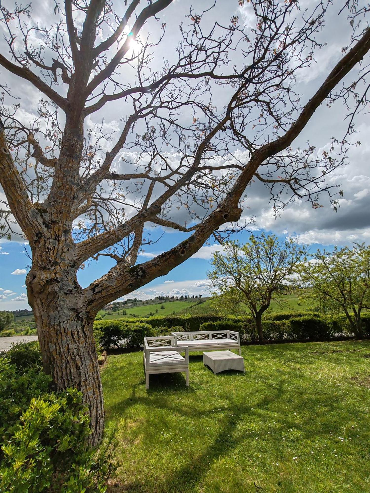 Villa Il Castagno Wine & Resort Siena Exterior photo